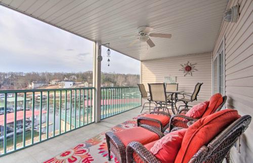 Screened Balcony with Views Sleek Lake Ozark Gem!