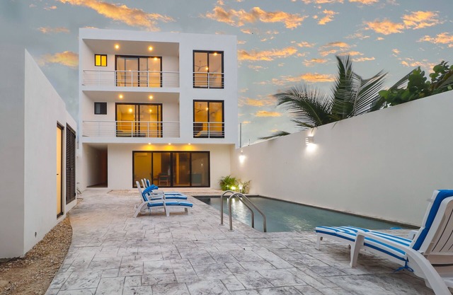 Sea Breeze Views 2nd Floor By Fidalsa