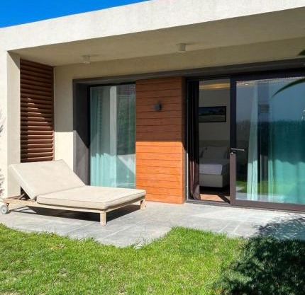 Sea Breeze White Villa 1