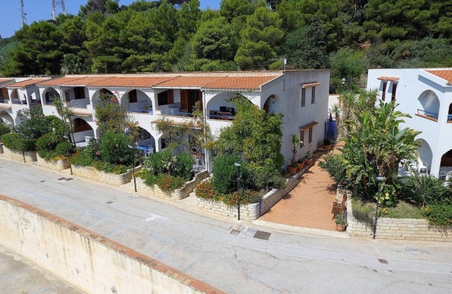 Sea Front Apartment 5 beds with balcony 250 meters from the beach