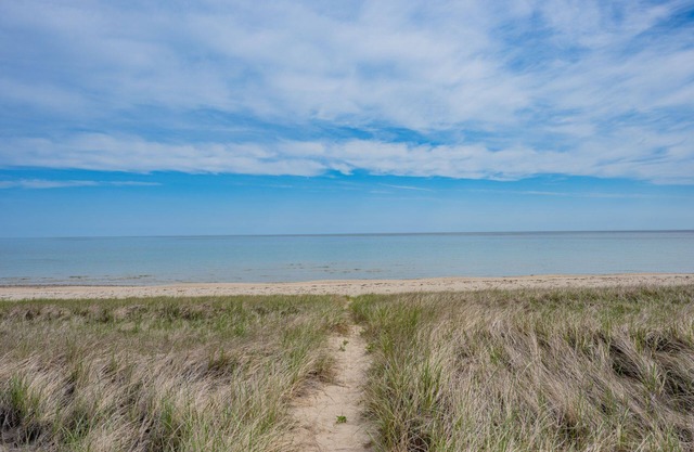 Sea Haven Cottage: Nautical Charm Awaits