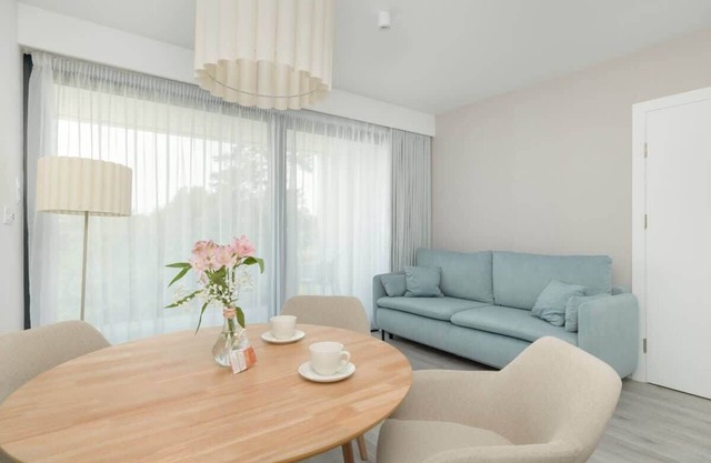 Sea&Lake | Stylish Apartment | Parking | Pool