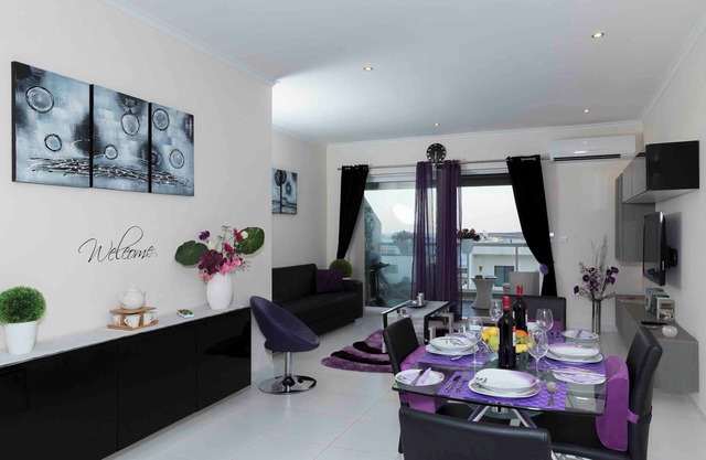 Sea View 2 Bed Apartment close to beach Hpi6768