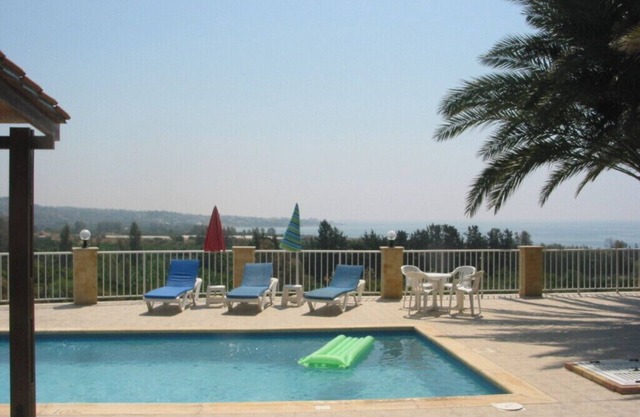 Sea view, Bungalow, en-suite, Coral Bay, disable friendly, private