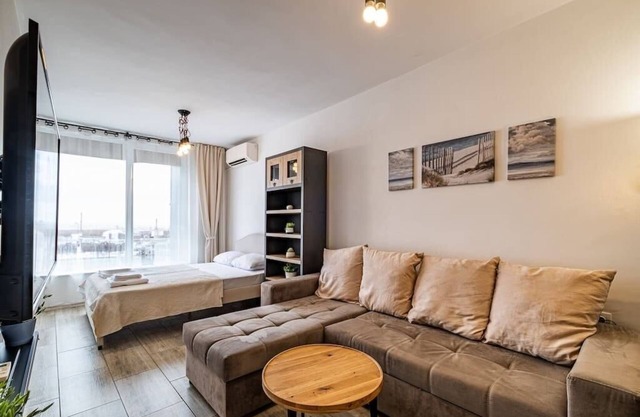 Sea View Central Stylish Apartment