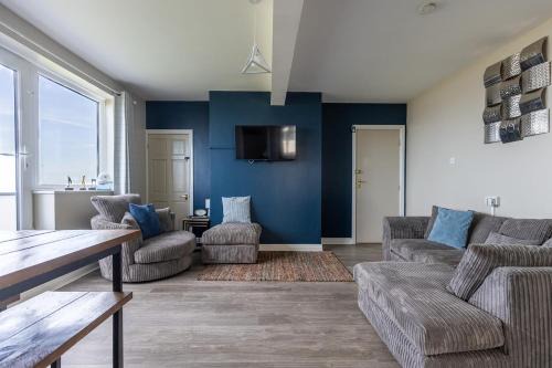 SEA VIEW - First Floor 3 bed apartment looking over Bridlington North Beach