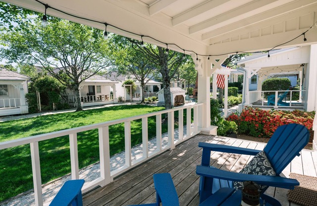 Seabrook's Periwinkle Cottage, a cozy 2-bedroom home!