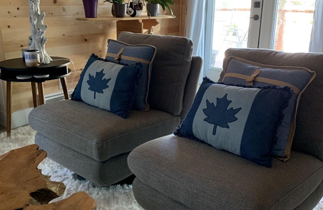 Seacliff Sunset Cottage Rental on Seacliff Beach