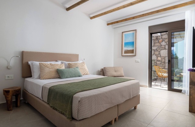 Seaesta Villas - Luxurious Newly Built Villa with Private Pool & Sea View.