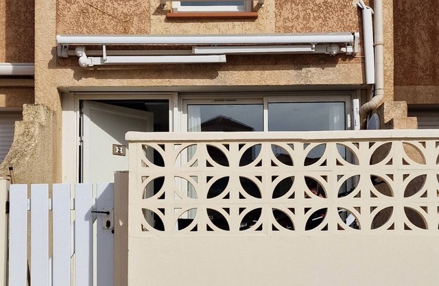 Seafront house direct beach access residence Le Vistaero