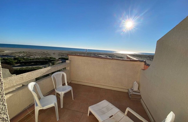 Seafront T2 Villa with Private Parking