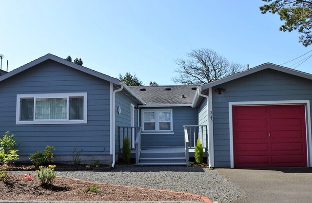 SEAHORSE COTTAGE - Adorable Cottage! 15 seconds to beach access