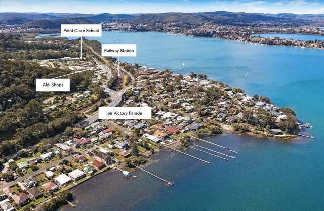 Seaside Cottage with Jetty