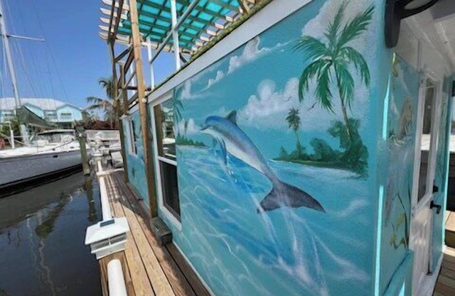 Seaside Escape A Cozy Houseboat