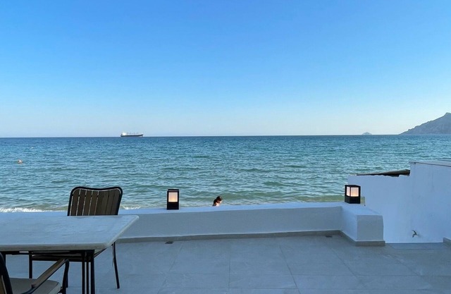 Seaside Luxury Komi Beach Villa