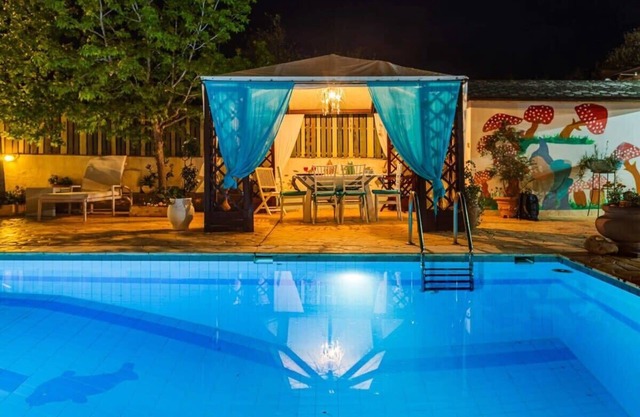 Seaside Oasis - Luxurious Villa with Private Pool
