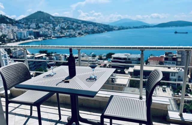 Seaside Serenity! Free Parking & Wifi/2bed, 2bath/Beautiful View