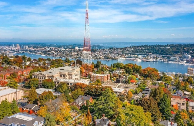 Seattle's Peach Crown - 87 Walkscore!
