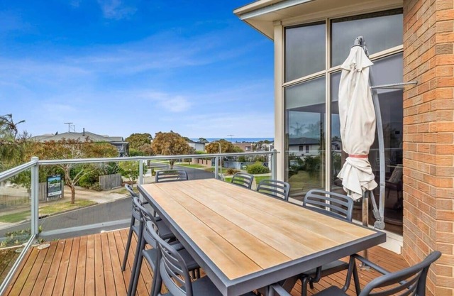 Seaview Haven: Pet Friendly near Fisherman’s Beach