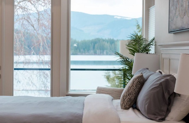 Secluded Lakeside Paradise – Escape & Recharge