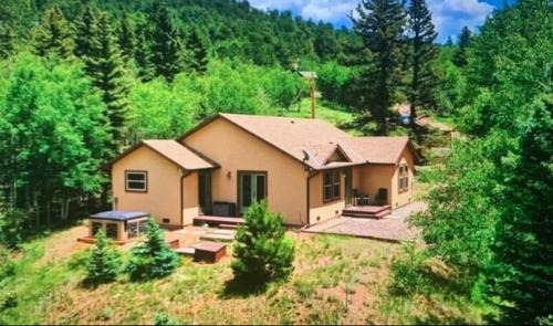 Secluded Retreat-Private HotTub & Beautiful Views