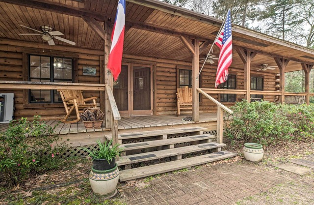 Secluded Texas Getaway w/ 25 Acres & Private Yard