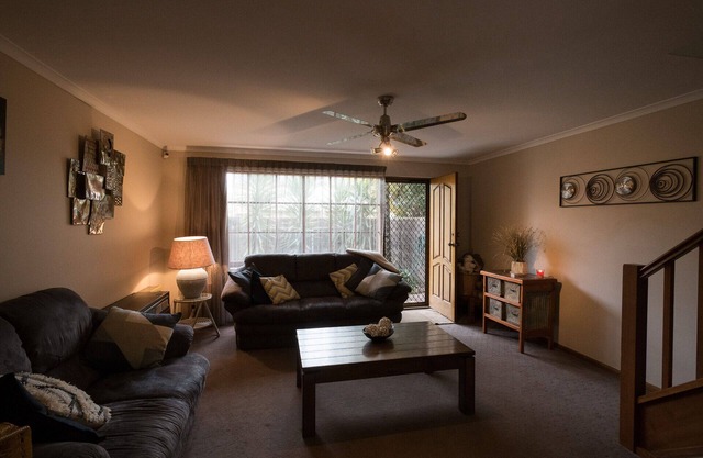 Secluded townhouse great for families, couples, small groups in Glenelg North