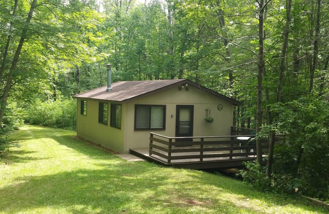 Secluded wilderness cottage hideaway