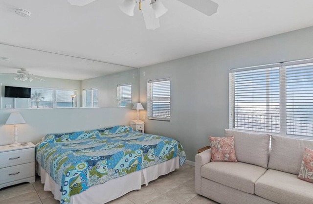 Second Floor Corner Efficiency Beachfront Retreat