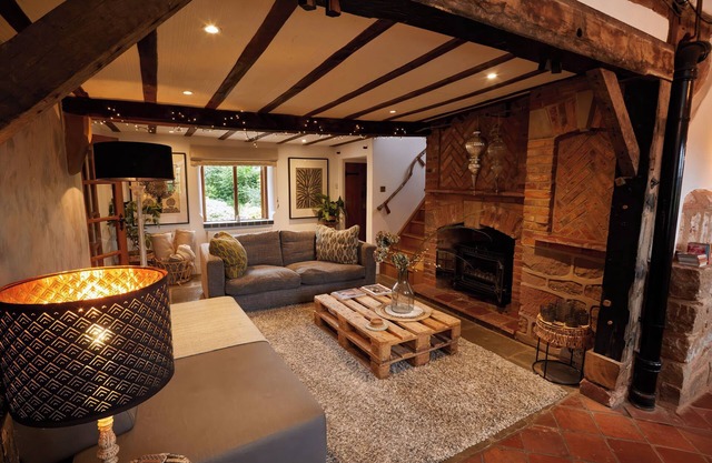 SECRET MAGPIE, pet friendly, luxury holiday cottage in Balsall Common