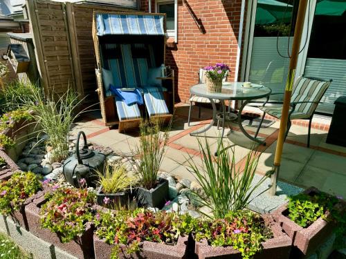 SEGELund - Zeit für uns- ruhige und sonnige Ferienwohnung mit Terrasse und Garten nahe Strand und Ostsee