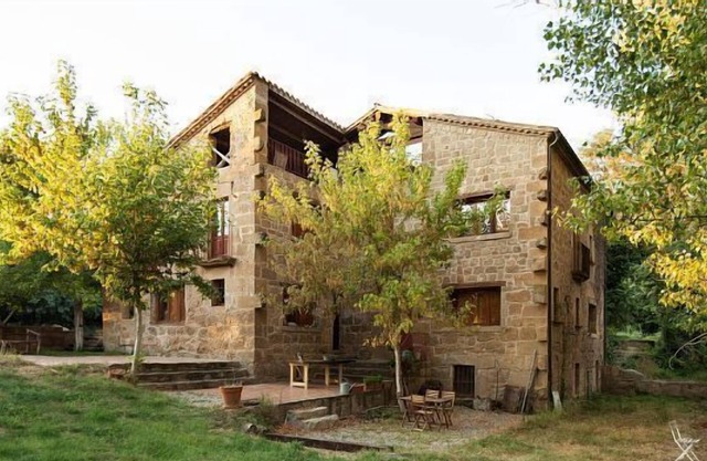 Self catering La Farga 1845 for 12 people