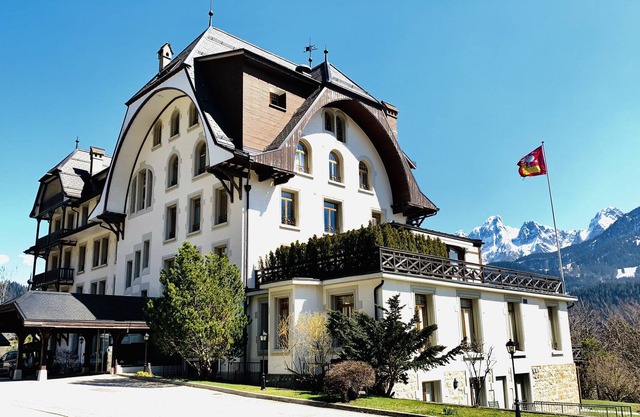 Self-Catering Apt w/Indoor Pool/Sauna/Steam Room/Jacuzzi/Gym-5 Star Facilities