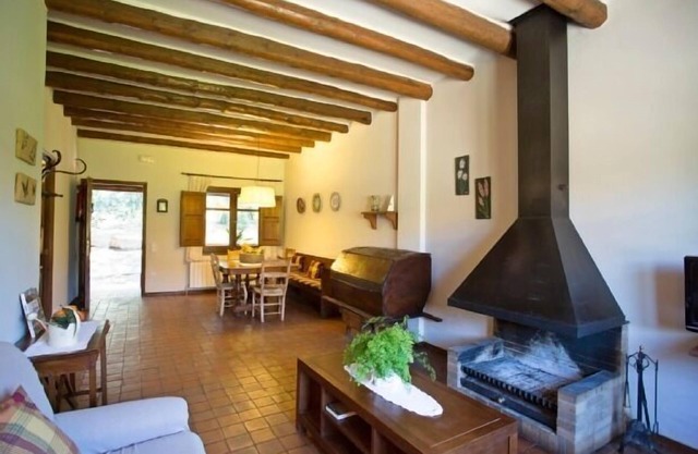 Self catering Mas Pratsevall for 5 people