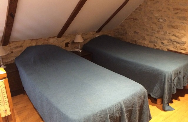 Self-contained 4-6 person gîte with shared pool