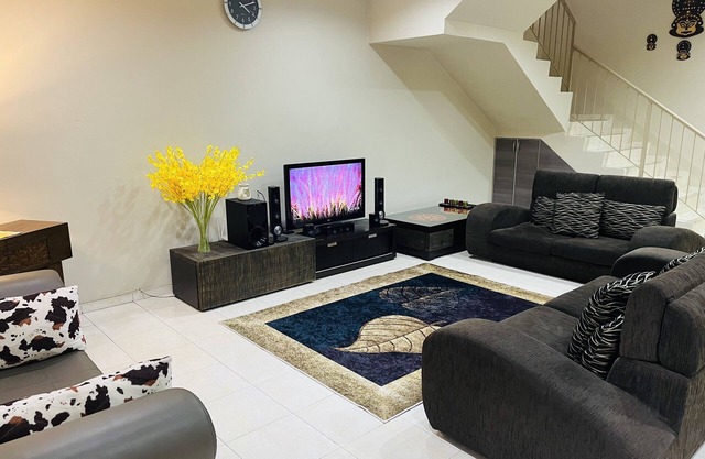 Semi - D HomeStay Seremban 2