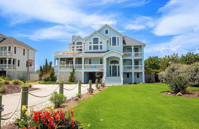 Semi-Oceanfront, Close to Beach, Private Pool, Rec Room, PI13, Ocean's 13