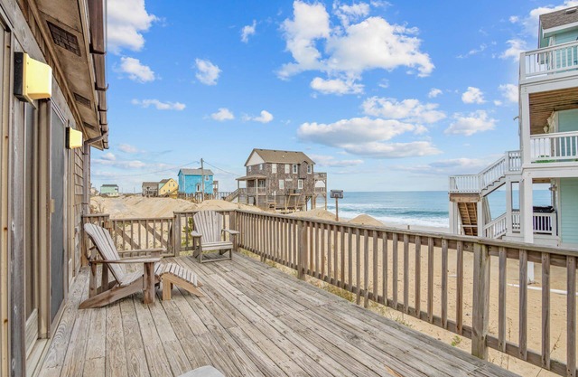 Semi-Oceanfront Dog Friendly w/Sun Deck, Grill, Smart TVs. Tide Up in Comfort!