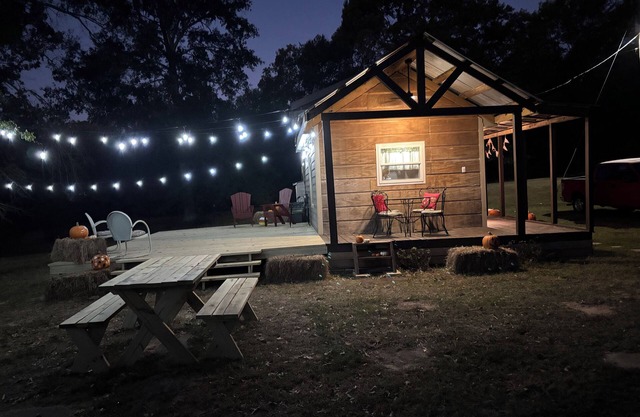 Semi secluded small house with loft. Near I-20 between Dallas and Shreveport.