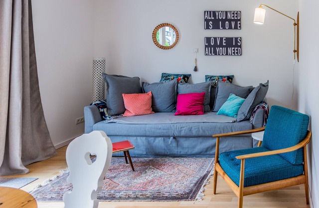 Semidetached house: Cozy with large garden