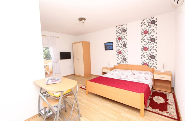 SENA Studio with Balcony 3