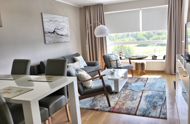 Send apartment in the best location 150m from Beach, free WiFi, large swimming pool, sauna