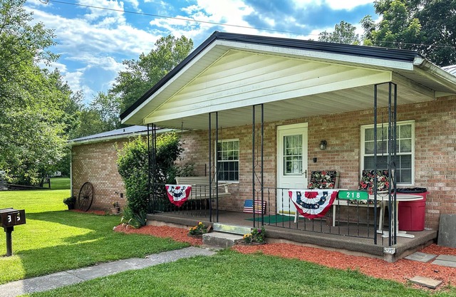 Seneca Rocks Cottage - The Most Majestic View Available!