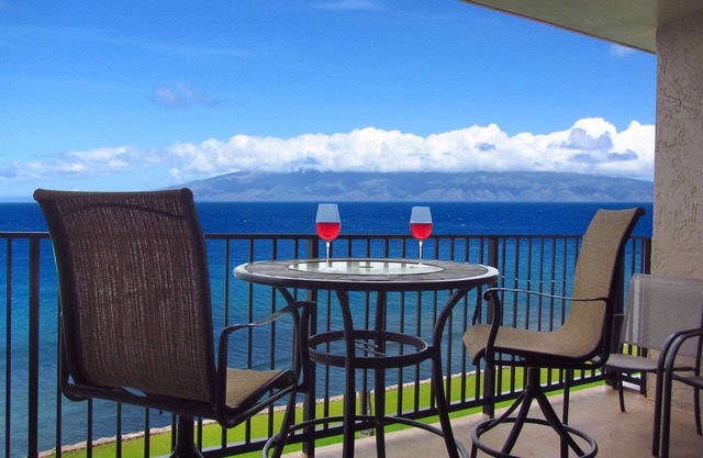 Sept-Oct Special! Views from your Lanai—Lovely Oceanfront Condo "No Resort Fee!"