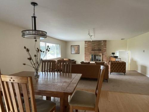 Serene 5BR Stay Surrounded by Nature