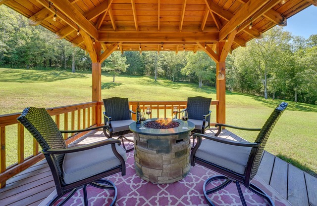 Serene Ava Countryside Home w/Deck & Fire Pit