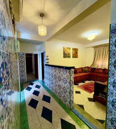 Serene Central Home Near Beach - High Speed WiFi, Free Parking