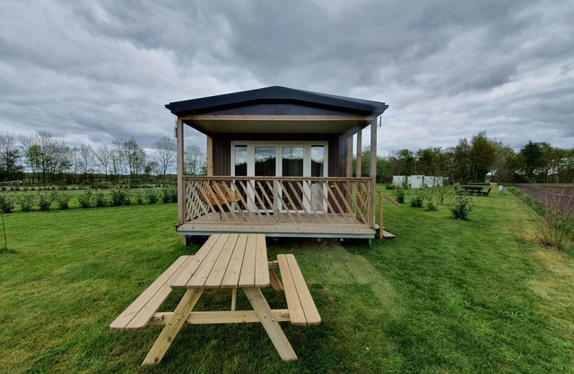 Serene chalet in Schoonloo with patio