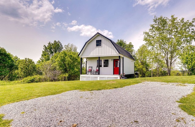 Serene Greeneville Getaway w/ Mountain Views!