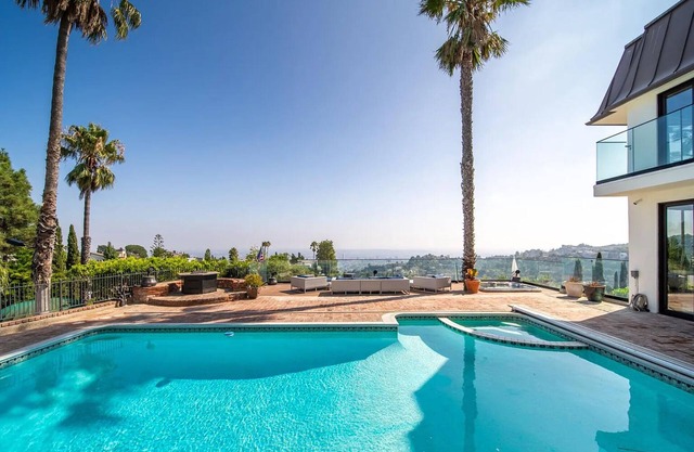 Serene Mountain Retreat